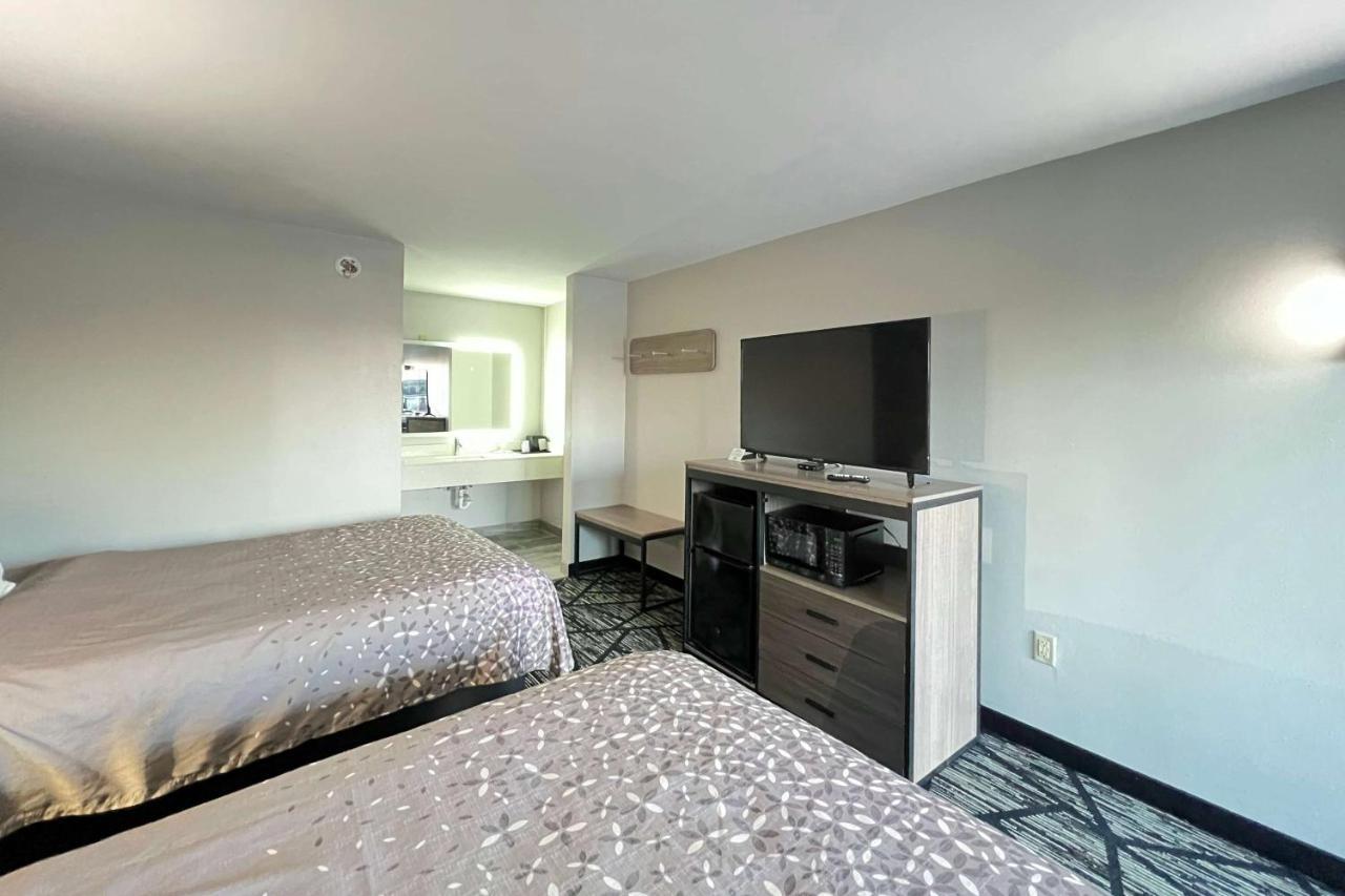 Super 8 By Wyndham Sulphur South Экстерьер фото