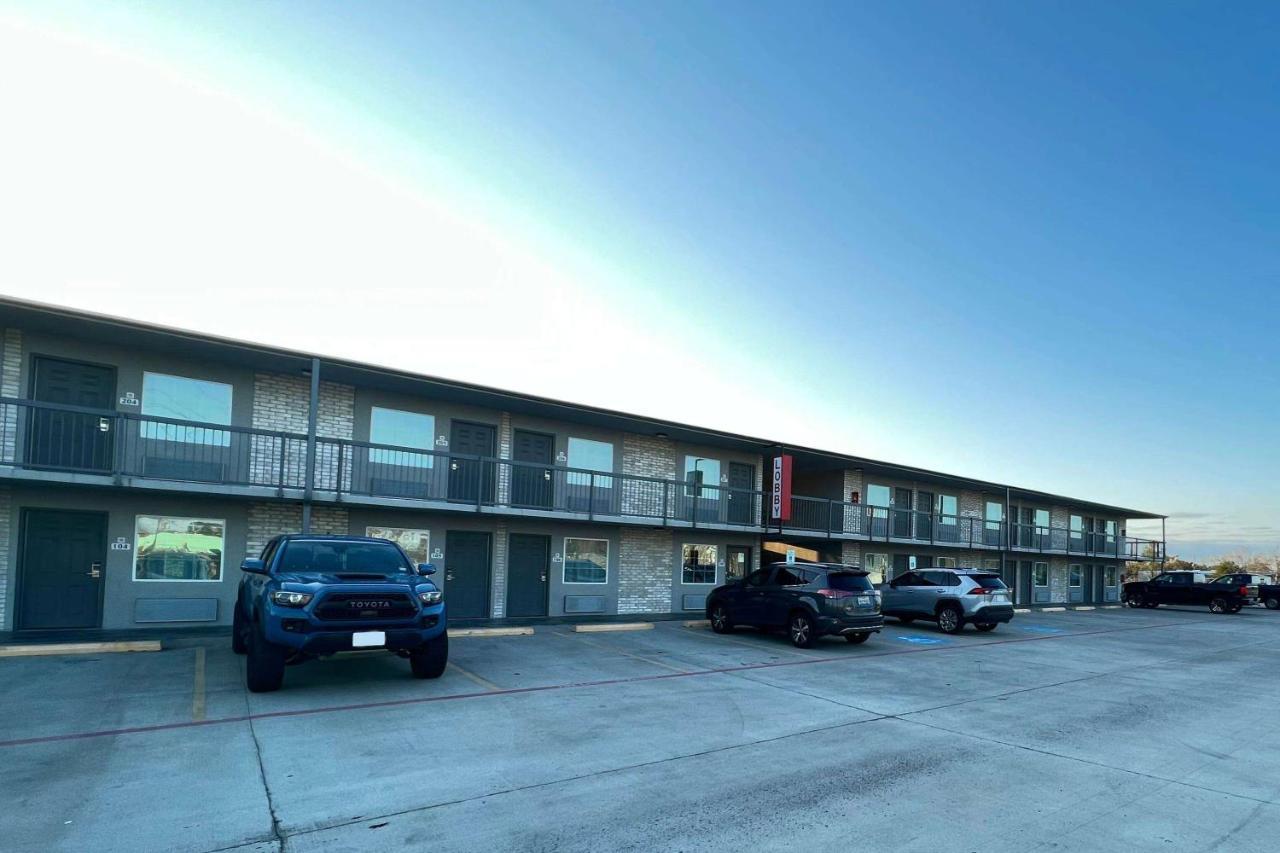 Super 8 By Wyndham Sulphur South Экстерьер фото